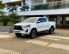 TOYOTA HILUX 2.8 D-4D TURBO DIESEL CD SRX PLUS 4X4 AUTOMÁTICO TOYOTA HILUX 2.8 D-4D TURBO DIESEL CD SRX PLUS 4X4 AUTOMÁTICO