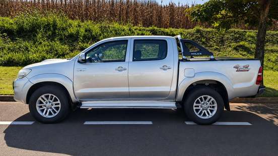 TOYOTA-HILUX-2013