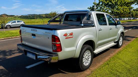 TOYOTA-HILUX-2013