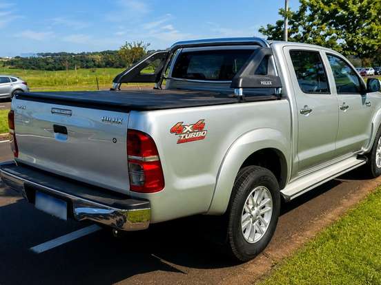 TOYOTA-HILUX-3.0 SRV 4X4 CD 16V TURBO INTERCOOLER DIESEL 4P AUTOMÁTICO TOYOTA-HILUX-2013