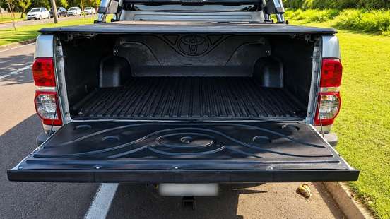 TOYOTA-HILUX-2013
