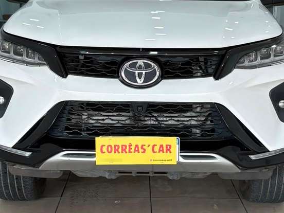 TOYOTA-HILUX SW4-2.7 SR 4X2 16V FLEX 4P AUTOMÁTICO TOYOTA-HILUX SW4-2018