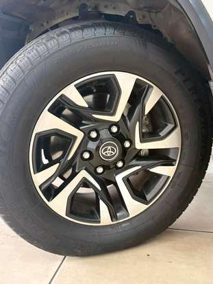 TOYOTA-HILUX SW4-2.7 SR 4X2 16V FLEX 4P AUTOMÁTICO TOYOTA-HILUX SW4-2018