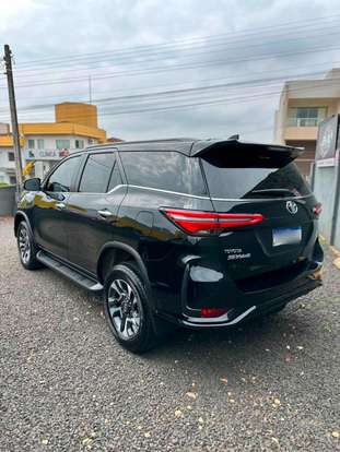TOYOTA-HILUX SW4-2024