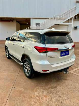 TOYOTA-HILUX SW4-2017
