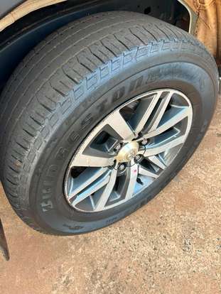 TOYOTA-HILUX SW4-2017