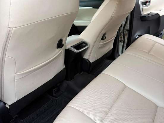 TOYOTA-HILUX SW4-2.8 SRX DIAMOND 4X4 7 LUGARES 16V TURBO INTERCOOLER DIESEL 4P AUTOMÁTICO TOYOTA-HILUX SW4-2019