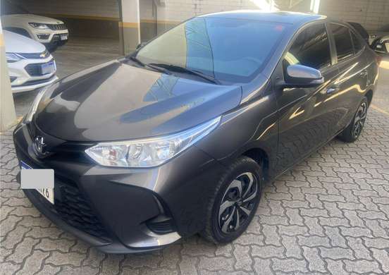 TOYOTA-YARIS-2022