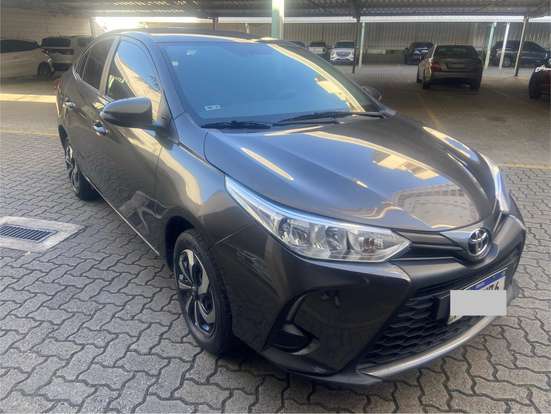 TOYOTA-YARIS-2022
