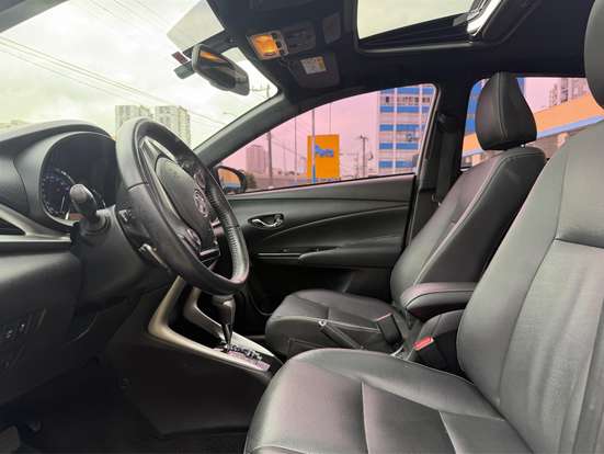 TOYOTA-YARIS-2019