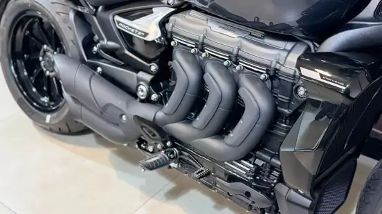 TRIUMPH-ROCKET III STORM R-2025