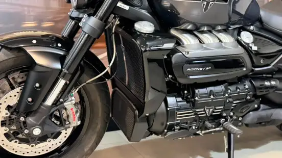 TRIUMPH-ROCKET III STORM R-2025