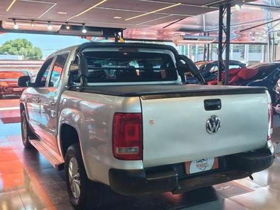 VOLKSWAGEN-AMAROK-2.0 HIGHLINE 4X4 CD 16V TURBO INTERCOOLER DIESEL 4P AUTOMÁTICO VOLKSWAGEN-AMAROK-2017