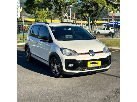 VOLKSWAGEN-CROSS UP-2017