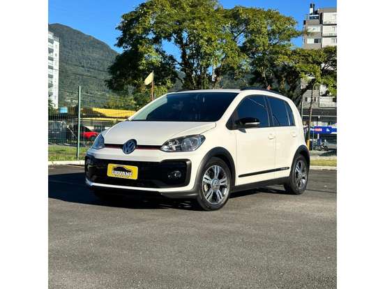 VOLKSWAGEN-CROSS UP-2017