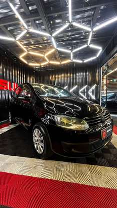 VOLKSWAGEN-FOX-2012