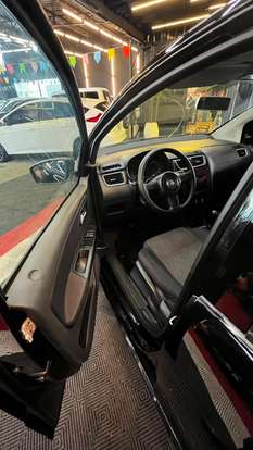 VOLKSWAGEN-FOX-2012