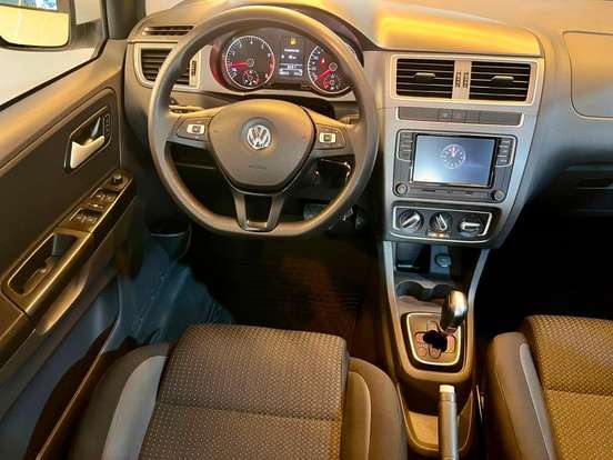 VOLKSWAGEN-FOX-1.6 MSI TOTAL FLEX CONNECT 4P I-MOTION VOLKSWAGEN-FOX-2018