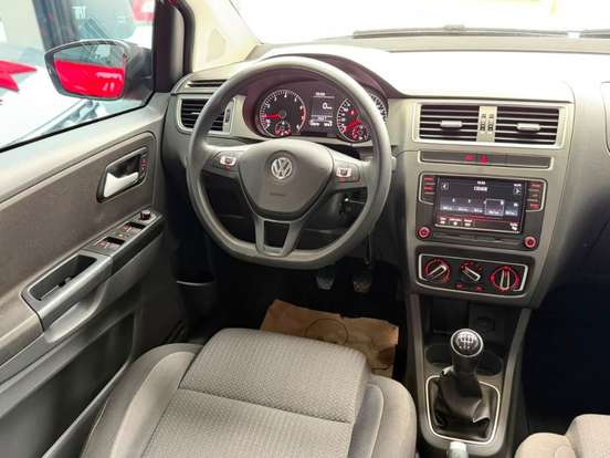 VOLKSWAGEN-FOX-2021