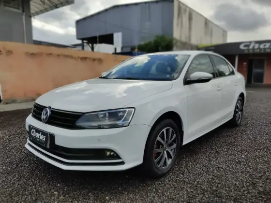 VOLKSWAGEN JETTA 1.4 16V TSI TRENDLINE GASOLINA 4P TIPTRONIC VOLKSWAGEN JETTA 1.4 16V TSI TRENDLINE GASOLINA 4P TIPTRONIC