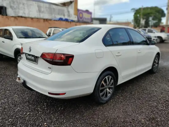 VOLKSWAGEN-JETTA-1.4 16V TSI TRENDLINE GASOLINA 4P TIPTRONIC VOLKSWAGEN-JETTA-2016