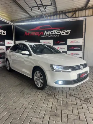 VOLKSWAGEN JETTA 2.0 TSI HIGHLINE 211CV GASOLINA 4P TIPTRONIC VOLKSWAGEN JETTA 2.0 TSI HIGHLINE 211CV GASOLINA 4P TIPTRONIC