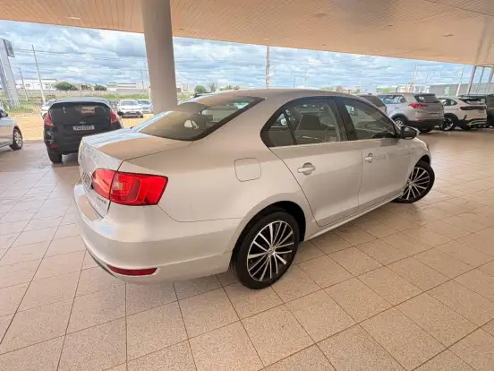 VOLKSWAGEN-JETTA-2.0 TSI HIGHLINE 211CV GASOLINA 4P TIPTRONIC VOLKSWAGEN-JETTA-2014