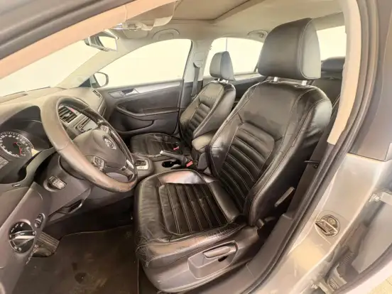 VOLKSWAGEN-JETTA-2014