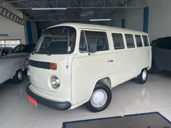 VOLKSWAGEN KOMBI 1.6 STD 8V GASOLINA 3P MANUAL