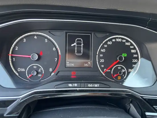 VOLKSWAGEN-POLO-2018