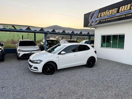 VOLKSWAGEN-POLO-2020
