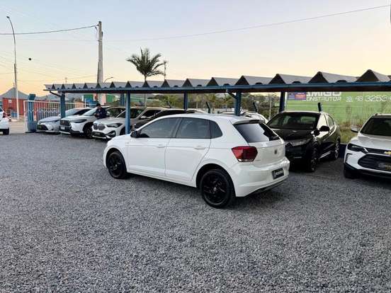 VOLKSWAGEN-POLO-2020