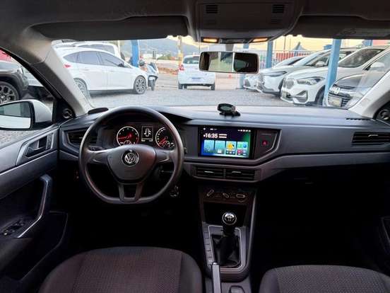 VOLKSWAGEN-POLO-2020