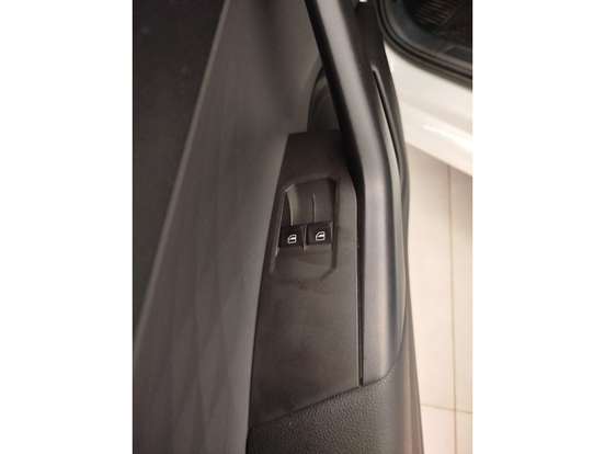 VOLKSWAGEN-POLO-2023