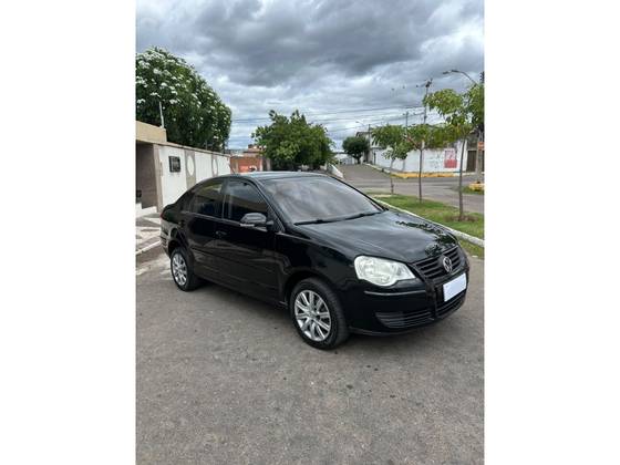 VOLKSWAGEN POLO SEDAN 1.6 8V GASOLINA 4P MANUAL