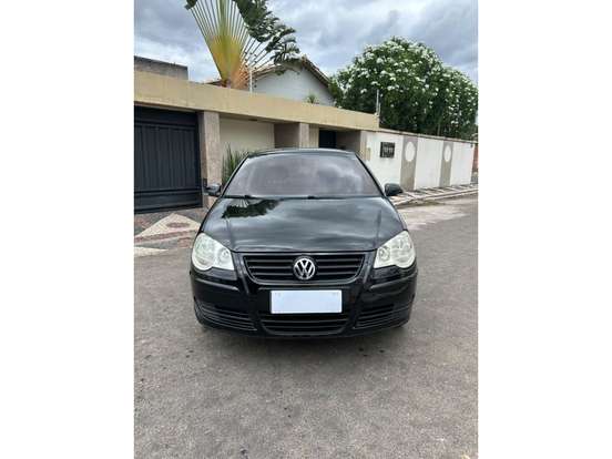 VOLKSWAGEN-POLO SEDAN-2010