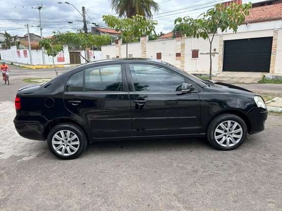 VOLKSWAGEN-POLO SEDAN-1.6 8V GASOLINA 4P MANUAL VOLKSWAGEN-POLO SEDAN-2010