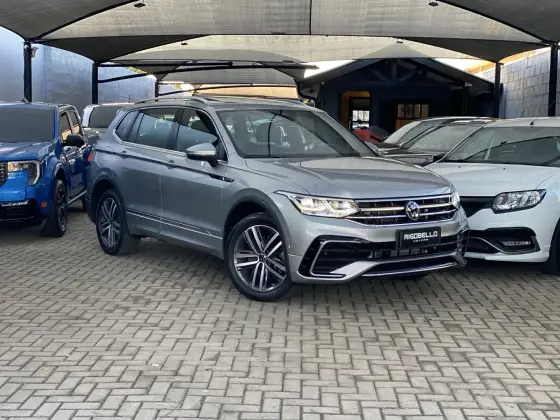 VOLKSWAGEN TIGUAN 2.0 300 TSI GASOLINA ALLSPACE R-LINE AUTOMÁTICO VOLKSWAGEN TIGUAN 2.0 300 TSI GASOLINA ALLSPACE R-LINE AUTOMÁTICO