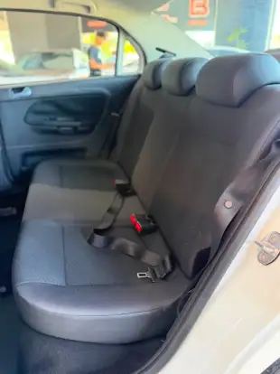 VOLKSWAGEN-VOYAGE-2018