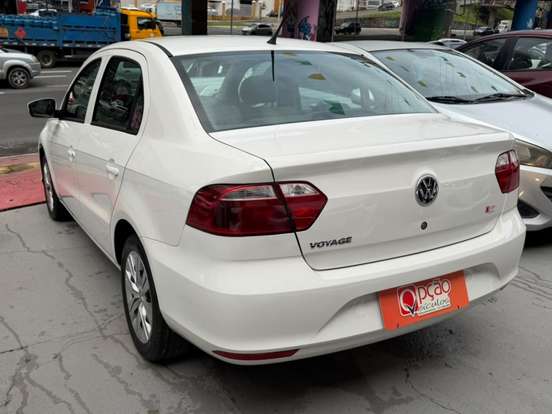 VOLKSWAGEN-VOYAGE-2022