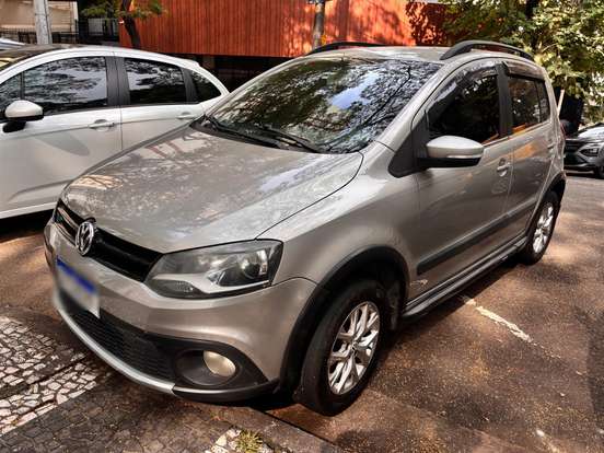 VOLKSWAGEN-CROSSFOX-2013