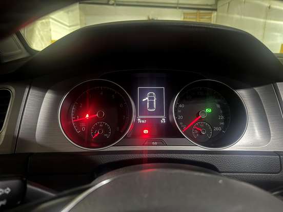 VOLKSWAGEN-GOLF-2014