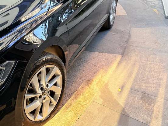 VOLKSWAGEN-JETTA-1.4 250 TSI TOTAL FLEX R-LINE TIPTRONIC VOLKSWAGEN-JETTA-2018