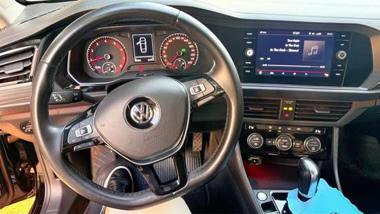 VOLKSWAGEN-JETTA-2018