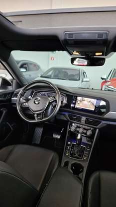 VOLKSWAGEN-JETTA-2020
