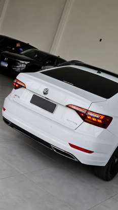 VOLKSWAGEN-JETTA-1.4 250 TSI TOTAL FLEX R-LINE TIPTRONIC VOLKSWAGEN-JETTA-2020