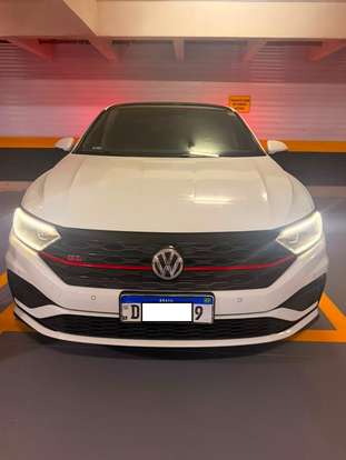 VOLKSWAGEN-JETTA-2019