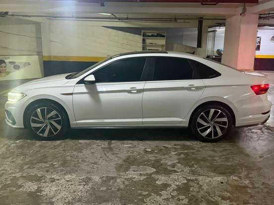 VOLKSWAGEN-JETTA-2019