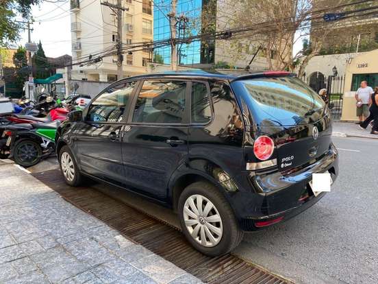 VOLKSWAGEN-POLO-2011