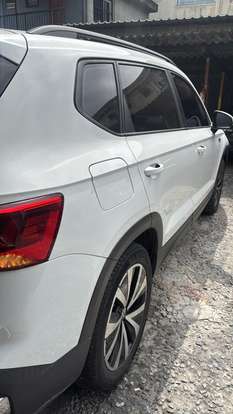 VOLKSWAGEN-TAOS-2023